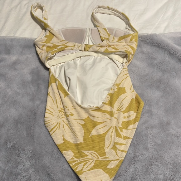 L*space balboa one piece - Picture 2 of 3